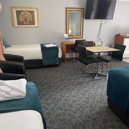 Town & Country Motor Inn Forbes Bagian luar foto