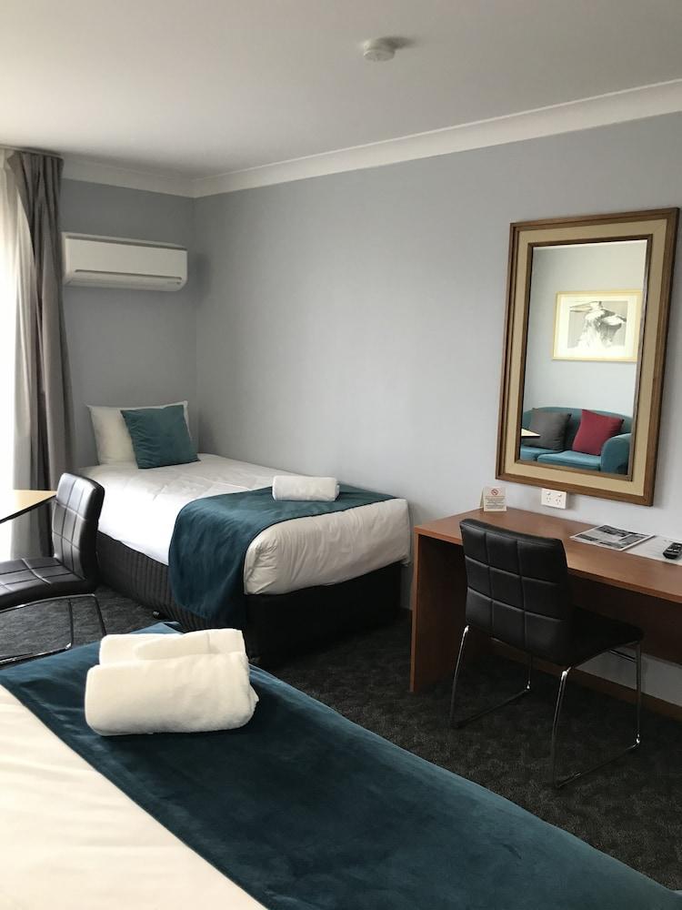 Town & Country Motor Inn Forbes Bagian luar foto