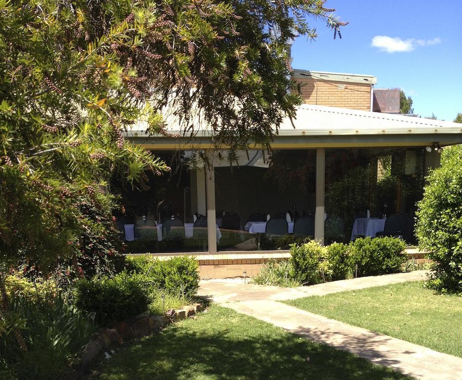 Town & Country Motor Inn Forbes Bagian luar foto