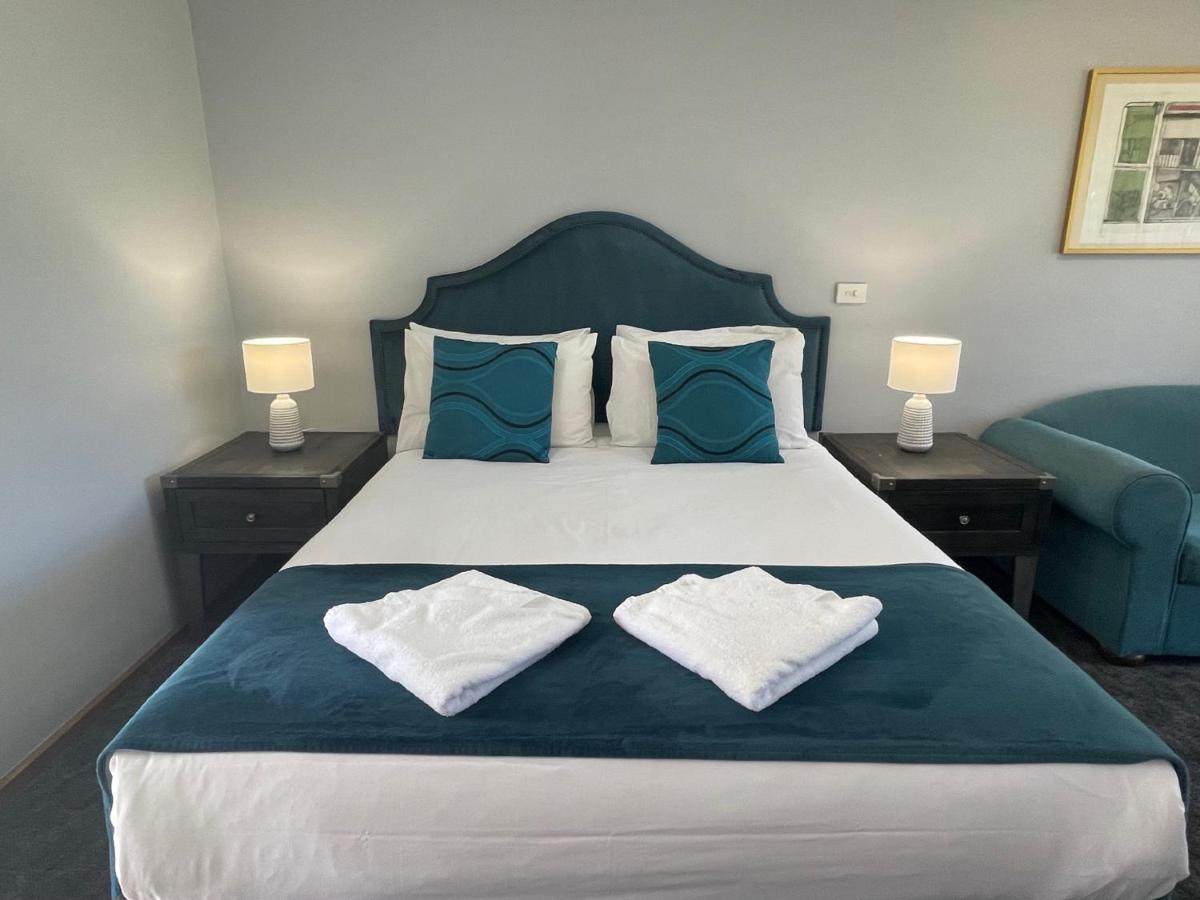 Town & Country Motor Inn Forbes Bagian luar foto