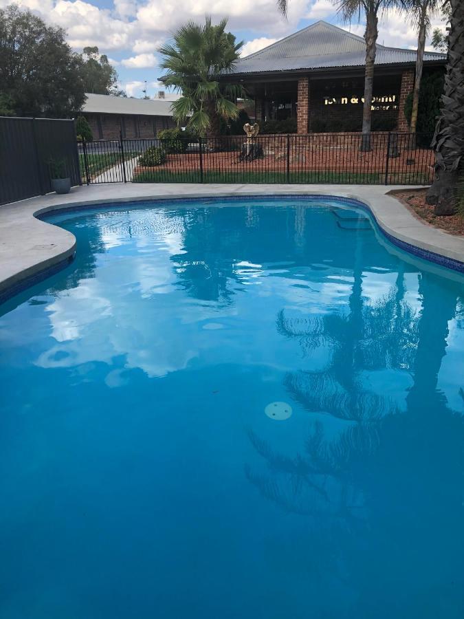 Town & Country Motor Inn Forbes Bagian luar foto