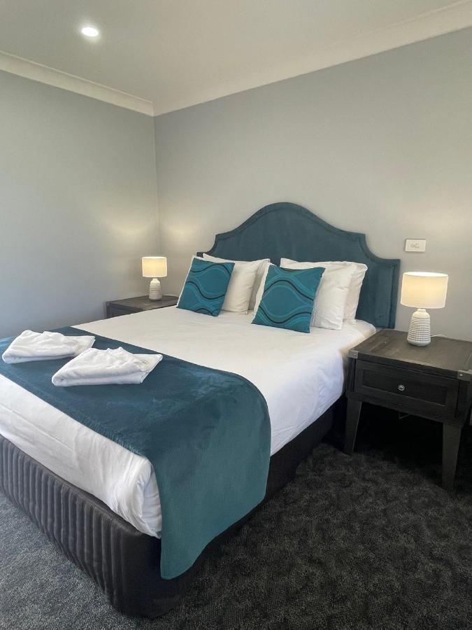 Town & Country Motor Inn Forbes Bagian luar foto