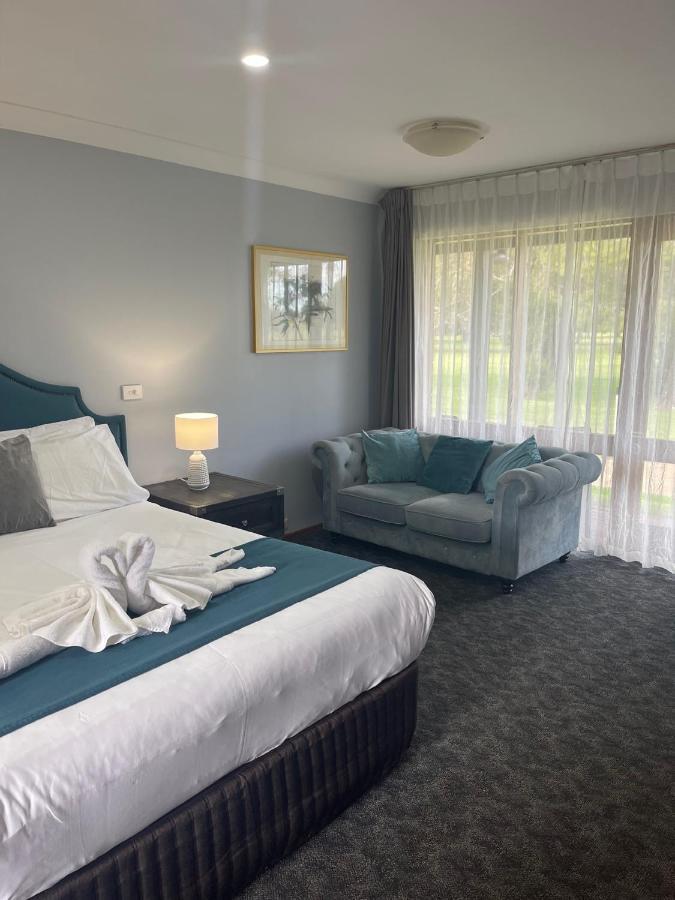 Town & Country Motor Inn Forbes Bagian luar foto
