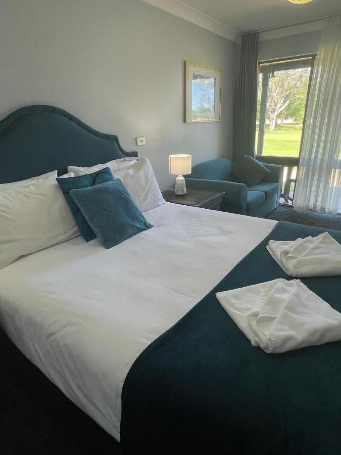 Town & Country Motor Inn Forbes Bagian luar foto