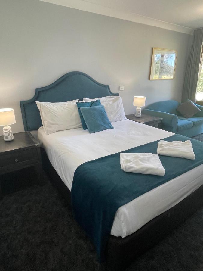 Town & Country Motor Inn Forbes Bagian luar foto