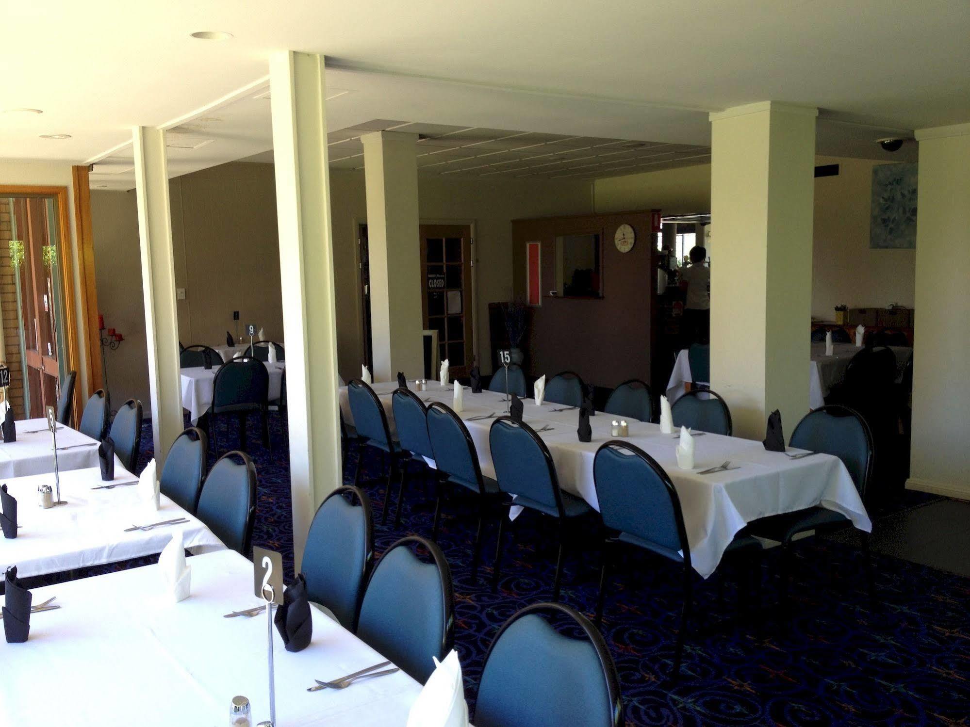 Town & Country Motor Inn Forbes Bagian luar foto