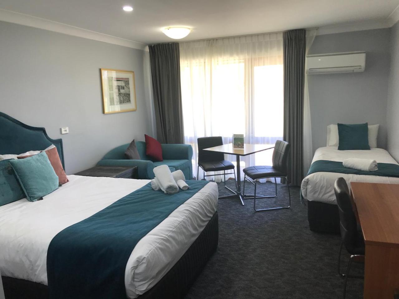 Town & Country Motor Inn Forbes Bagian luar foto